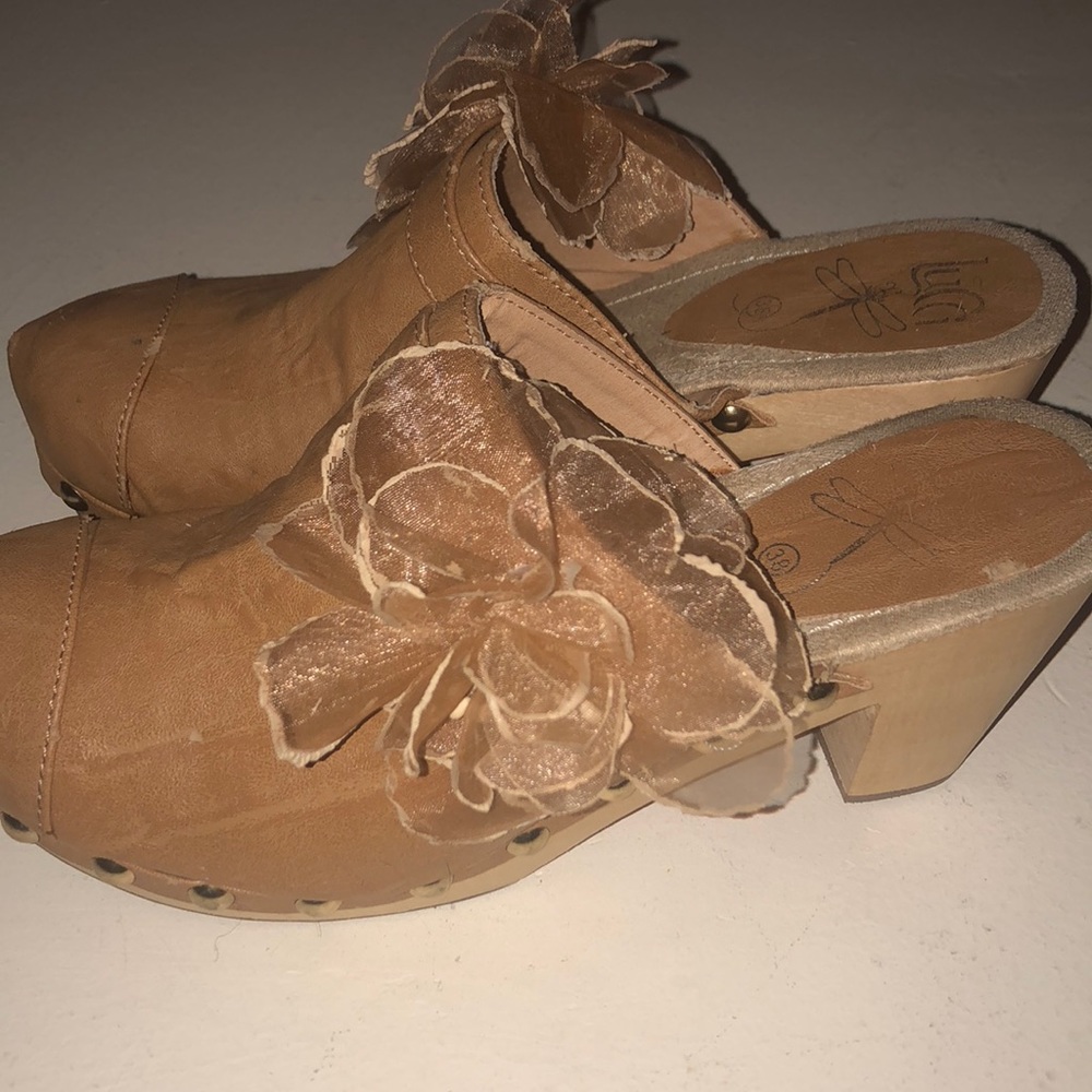 Shoes - Picture 2 of 3